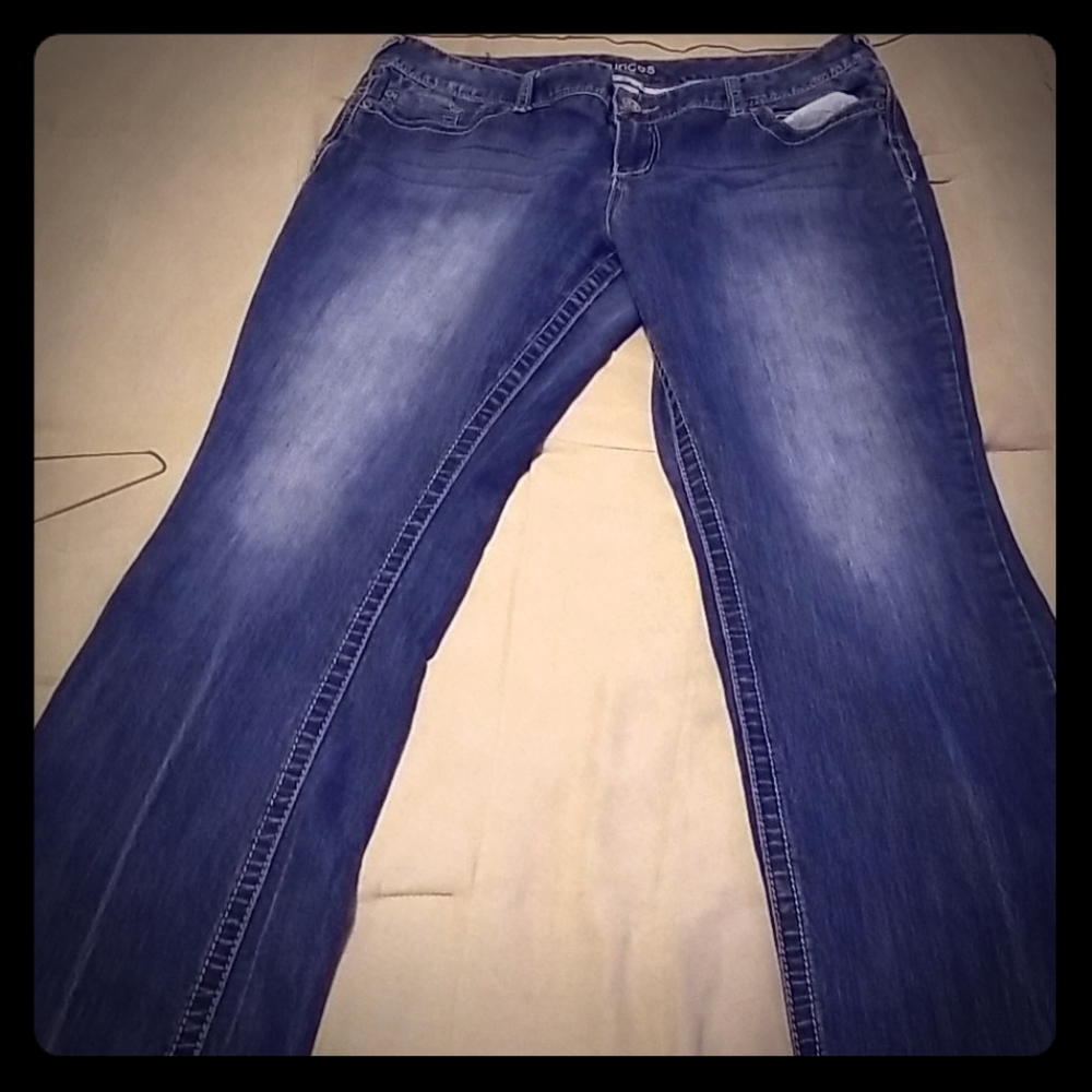 Maurices straight leg mid rise jeans